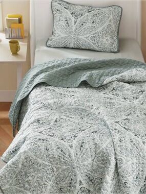 Quilted Paisley Bedspread in Sage Green